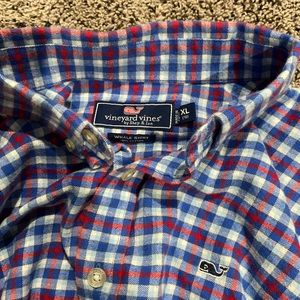 Vineyard vines long t-shirt